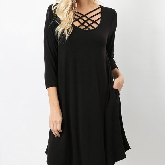 Zenana Outfitters Dresses & Skirts - Crisscross black Swing dress